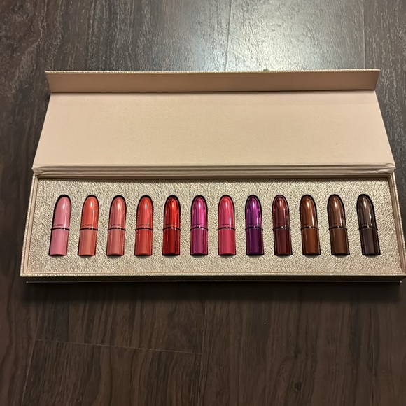 Mac Limited Xmas Edition 12 shades Lipsticks Gift Box - Picture 2 of 3